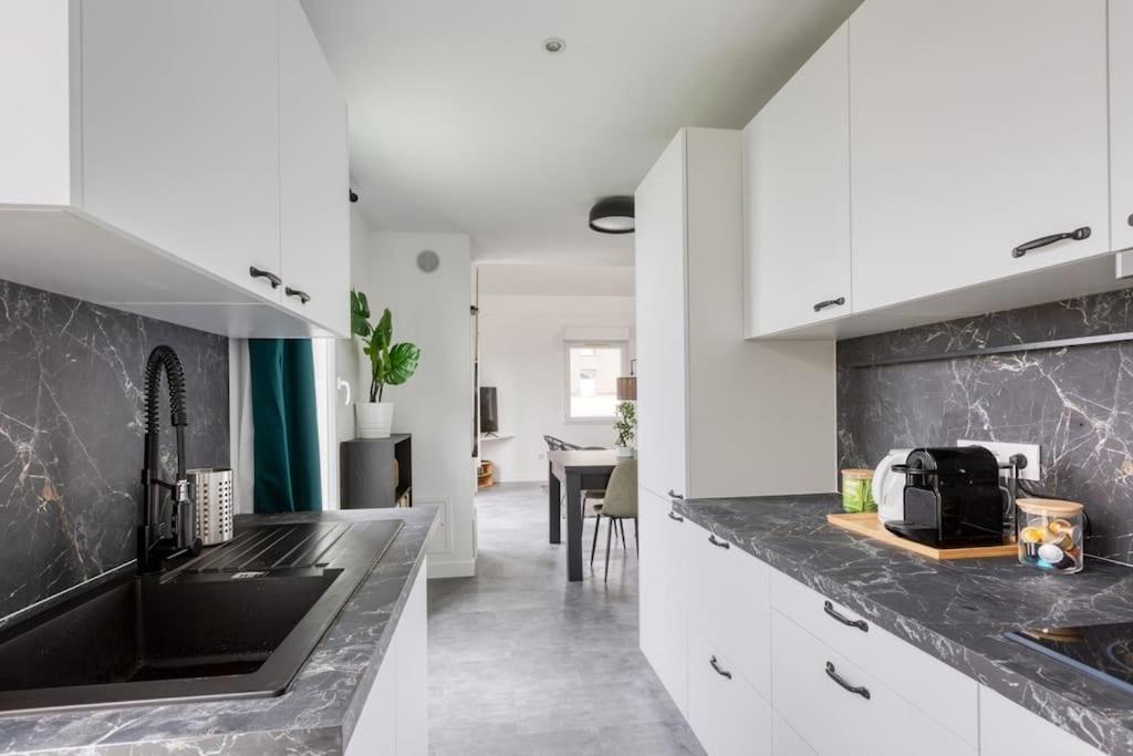 Premium Flat 6 People With Billard And Terrace Stade De France Сен-Дени Экстерьер фото