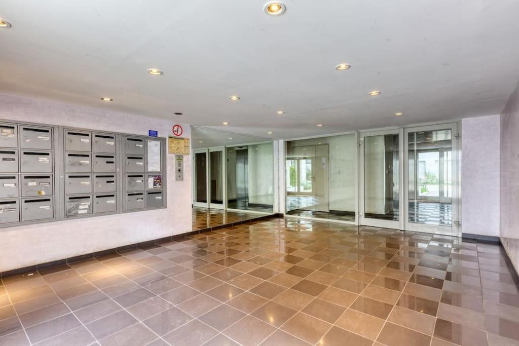 Premium Flat 6 People With Billard And Terrace Stade De France Сен-Дени Экстерьер фото