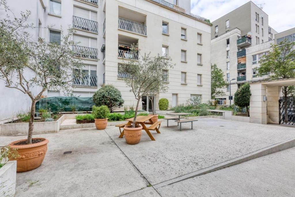 Premium Flat 6 People With Billard And Terrace Stade De France Сен-Дени Экстерьер фото